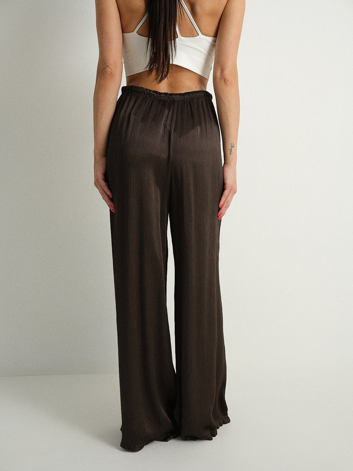 Pantalone wide leg goffrato aeterna